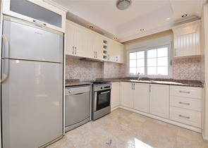 تراس واسع - شقة بسعر مناسب - تصميم غرفتين وصالة مفروشة - في افسلار / الانيا 