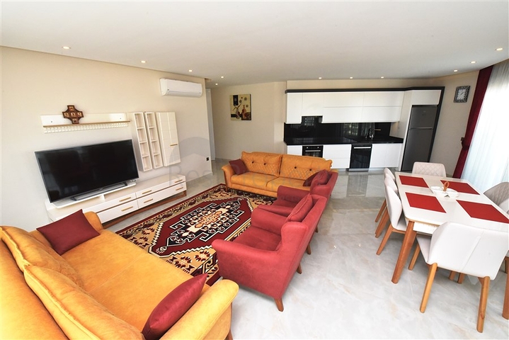 شقة اطلالة مباشرة على البحر - مجمع فاخر بخدمات 5 نجوم - في محمودلار / الانيا 