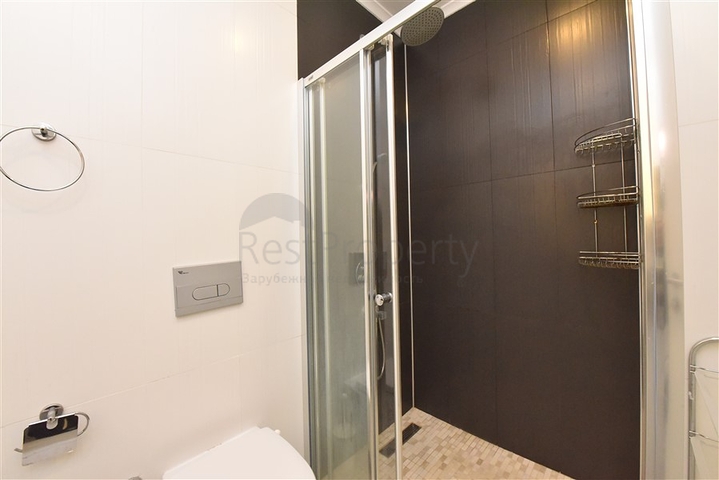 شقة اطلالة مباشرة على البحر - مجمع فاخر بخدمات 5 نجوم - في محمودلار / الانيا 