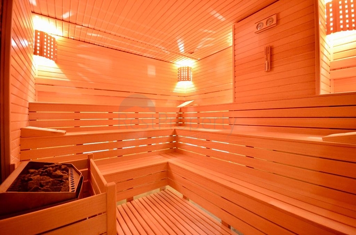 شقة اطلالة مباشرة على البحر - مجمع فاخر بخدمات 5 نجوم - في محمودلار / الانيا 