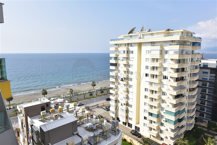 شقة اطلالة مباشرة على البحر - مجمع فاخر بخدمات 5 نجوم - في محمودلار / الانيا 