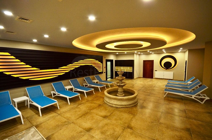 شقة اطلالة مباشرة على البحر - مجمع فاخر بخدمات 5 نجوم - في محمودلار / الانيا 