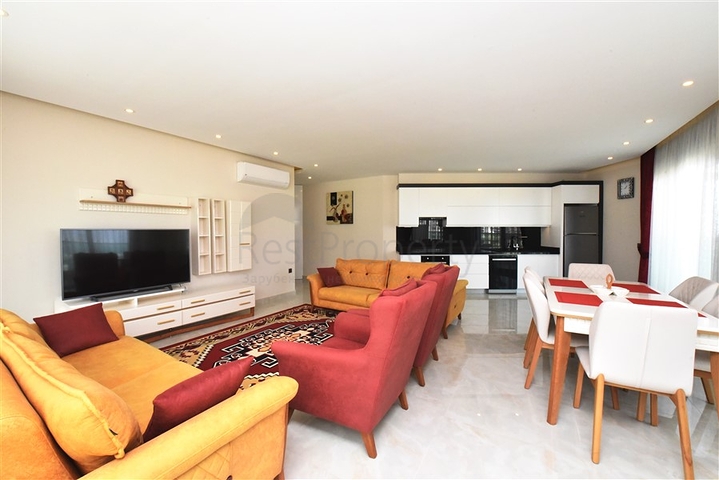 شقة اطلالة مباشرة على البحر - مجمع فاخر بخدمات 5 نجوم - في محمودلار / الانيا 