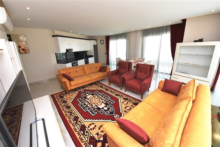 شقة اطلالة مباشرة على البحر - مجمع فاخر بخدمات 5 نجوم - في محمودلار / الانيا 