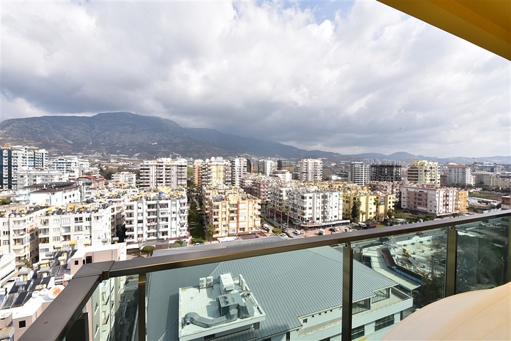 شقة اطلالة مباشرة على البحر - مجمع فاخر بخدمات 5 نجوم - في محمودلار / الانيا 