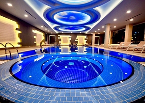 شقة اطلالة مباشرة على البحر - مجمع فاخر بخدمات 5 نجوم - في محمودلار / الانيا 