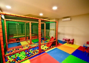 شقة اطلالة مباشرة على البحر - مجمع فاخر بخدمات 5 نجوم - في محمودلار / الانيا 