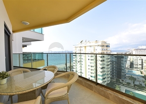 شقة اطلالة مباشرة على البحر - مجمع فاخر بخدمات 5 نجوم - في محمودلار / الانيا 