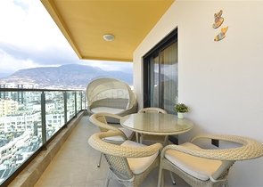 شقة اطلالة مباشرة على البحر - مجمع فاخر بخدمات 5 نجوم - في محمودلار / الانيا 