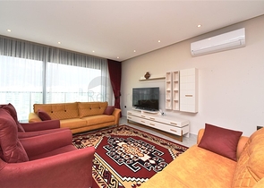 شقة اطلالة مباشرة على البحر - مجمع فاخر بخدمات 5 نجوم - في محمودلار / الانيا 