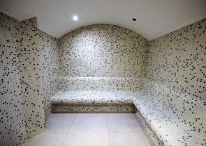 شقة اطلالة مباشرة على البحر - مجمع فاخر بخدمات 5 نجوم - في محمودلار / الانيا 