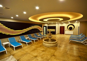 شقة اطلالة مباشرة على البحر - مجمع فاخر بخدمات 5 نجوم - في محمودلار / الانيا 