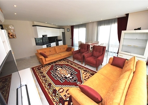 شقة اطلالة مباشرة على البحر - مجمع فاخر بخدمات 5 نجوم - في محمودلار / الانيا 