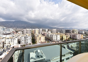 شقة اطلالة مباشرة على البحر - مجمع فاخر بخدمات 5 نجوم - في محمودلار / الانيا 