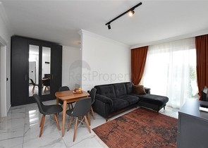 سعر اقتصادي - شقة غرفة نوم وصالة مع الاثاث - ضمن مجمع حديث - في افسلار / الانيا 