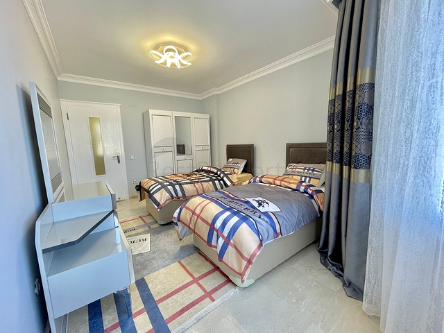 اطلالة بحر وقلعة -شقة غرفتين وصالة مفروشة - في محمودلار / الانيا 