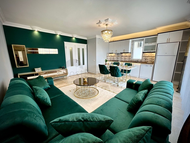 اطلالة بحر وقلعة -شقة غرفتين وصالة مفروشة - في محمودلار / الانيا 