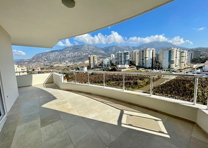 اطلالة بحر وقلعة -شقة غرفتين وصالة مفروشة - في محمودلار / الانيا 