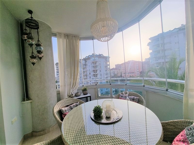 شقة عائلية فاخرة - تصميم غرفتين وصالة - مجمع انيق - جيكجلي / الانيا 