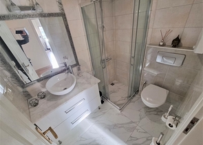 شقة عائلية فاخرة - تصميم غرفتين وصالة - مجمع انيق - جيكجلي / الانيا 