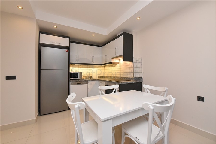 شقة ضمن مجمع جديد في افسلار - تصميم غرفة وصالة مع الاثاث - الانيا 