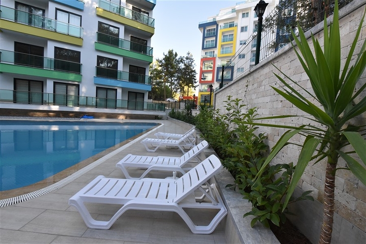 شقة ضمن مجمع جديد في افسلار - تصميم غرفة وصالة مع الاثاث - الانيا 