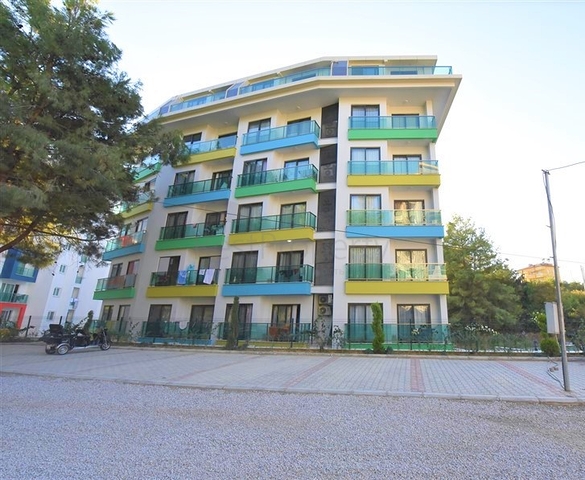 شقة ضمن مجمع جديد في افسلار - تصميم غرفة وصالة مع الاثاث - الانيا 