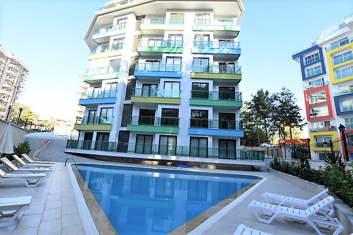 شقة ضمن مجمع جديد في افسلار - تصميم غرفة وصالة مع الاثاث - الانيا 