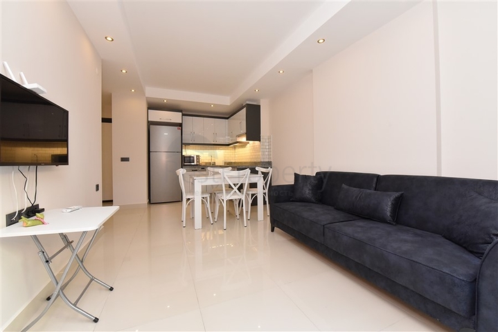 شقة ضمن مجمع جديد في افسلار - تصميم غرفة وصالة مع الاثاث - الانيا 