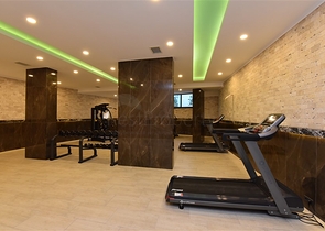 شقة ضمن مجمع جديد في افسلار - تصميم غرفة وصالة مع الاثاث - الانيا 