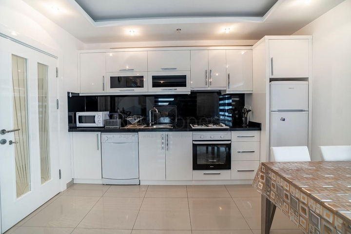 قريبة من شاطئ كليوباترا - شقة غرفة وصالة مفروشة ضمن مجمع سكني - مركز الانيا 