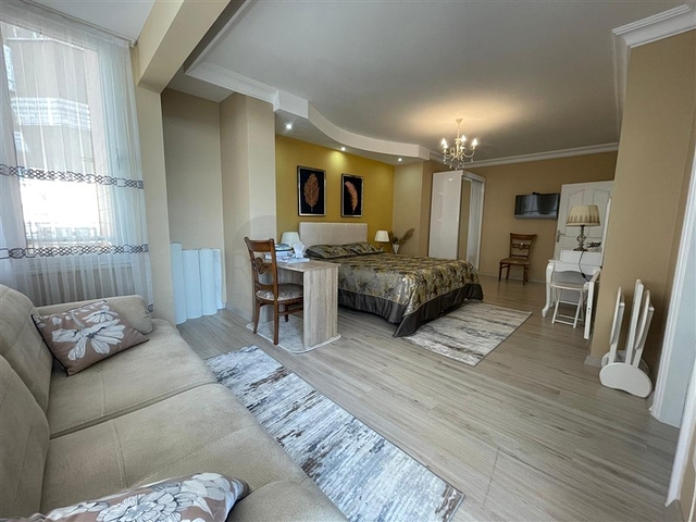 اطلالة مباشرة على البحر - شقة واسعة غرفتين وصالة مفروشة - في محمودلار / الانيا 