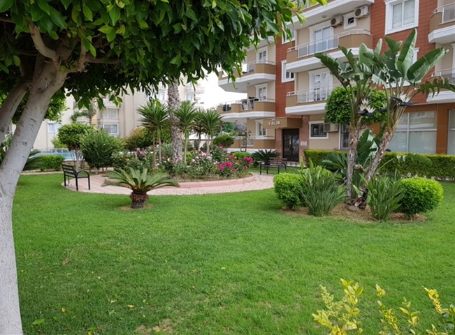 اطلالة مباشرة على البحر - شقة واسعة غرفتين وصالة مفروشة - في محمودلار / الانيا 