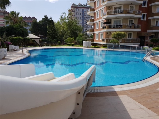 اطلالة مباشرة على البحر - شقة واسعة غرفتين وصالة مفروشة - في محمودلار / الانيا 