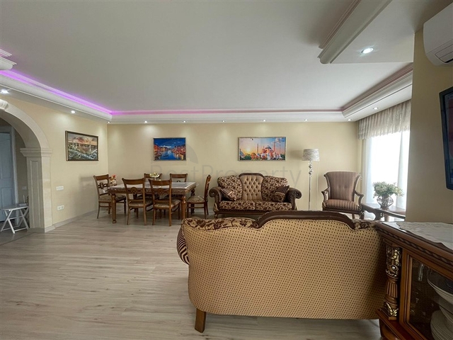 اطلالة مباشرة على البحر - شقة واسعة غرفتين وصالة مفروشة - في محمودلار / الانيا 