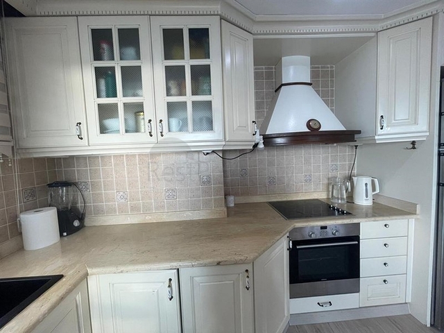 اطلالة مباشرة على البحر - شقة واسعة غرفتين وصالة مفروشة - في محمودلار / الانيا 