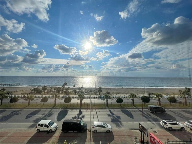 اطلالة مباشرة على البحر - شقة واسعة غرفتين وصالة مفروشة - في محمودلار / الانيا 