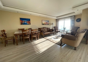 اطلالة مباشرة على البحر - شقة واسعة غرفتين وصالة مفروشة - في محمودلار / الانيا 