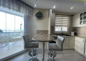 اطلالة مباشرة على البحر - شقة واسعة غرفتين وصالة مفروشة - في محمودلار / الانيا 