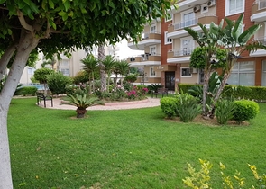 اطلالة مباشرة على البحر - شقة واسعة غرفتين وصالة مفروشة - في محمودلار / الانيا 