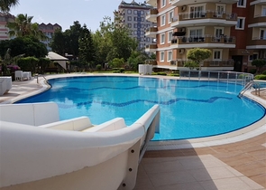 اطلالة مباشرة على البحر - شقة واسعة غرفتين وصالة مفروشة - في محمودلار / الانيا 