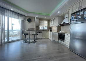 اطلالة مباشرة على البحر - شقة واسعة غرفتين وصالة مفروشة - في محمودلار / الانيا 