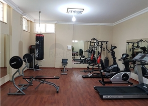 اطلالة مباشرة على البحر - شقة واسعة غرفتين وصالة مفروشة - في محمودلار / الانيا 