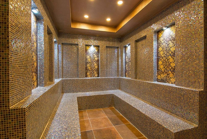 مجمع انيق على شارع بارباروس - غرفة وصالة -في محمودلار/ الانيا 