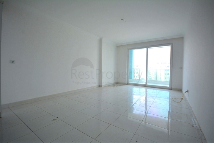 مجمع انيق على شارع بارباروس - غرفة وصالة -في محمودلار/ الانيا 