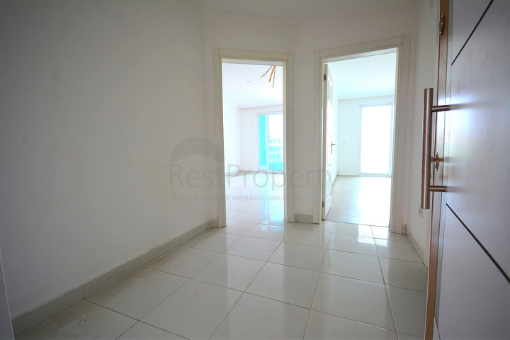 مجمع انيق على شارع بارباروس - غرفة وصالة -في محمودلار/ الانيا 