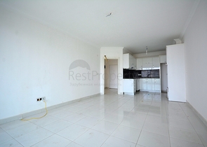 مجمع انيق على شارع بارباروس - غرفة وصالة -في محمودلار/ الانيا 