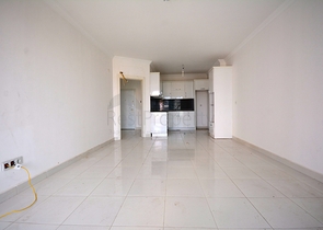 مجمع انيق على شارع بارباروس - غرفة وصالة -في محمودلار/ الانيا 