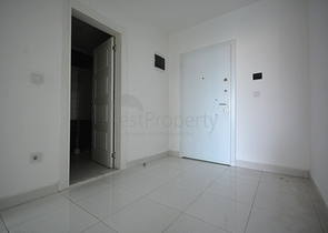 مجمع انيق على شارع بارباروس - غرفة وصالة -في محمودلار/ الانيا 