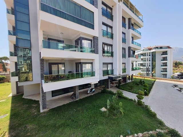 مطبخ منفصل - شقة عائلية واسعة تصميم 3 غرف وصالة - في اوبا / الانيا 